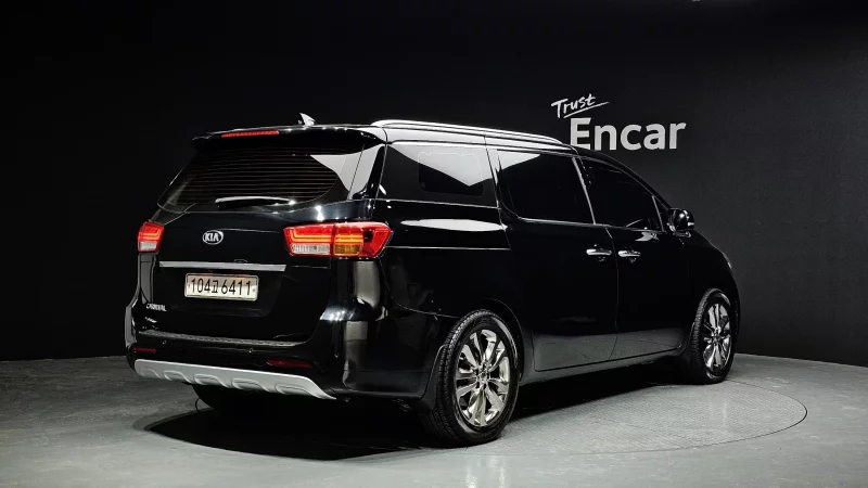 Kia Carnival