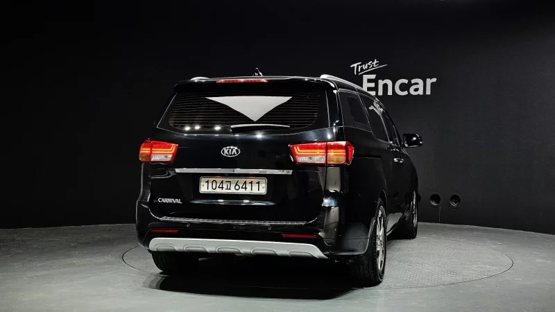 Kia Carnival