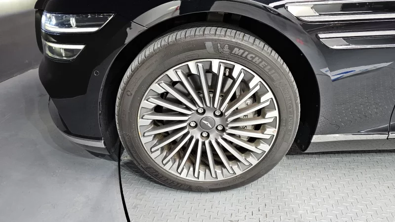 Genesis Electrified G80