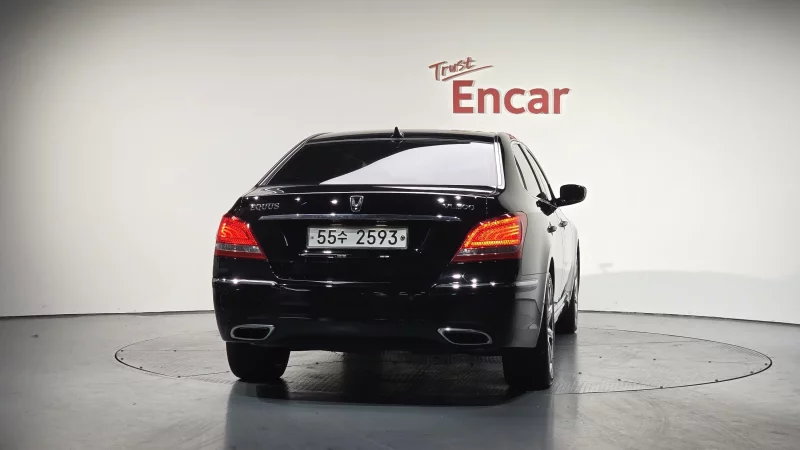 Hyundai Equus
