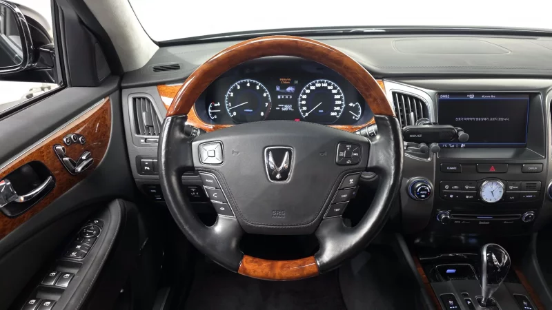 Hyundai Equus
