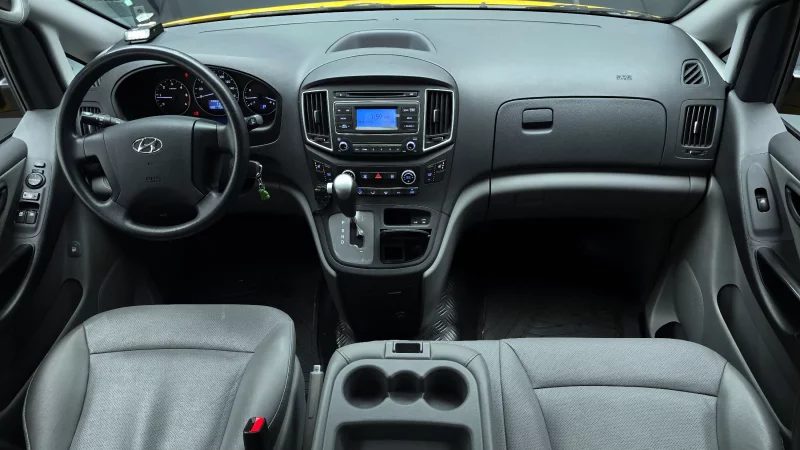 Hyundai Starex