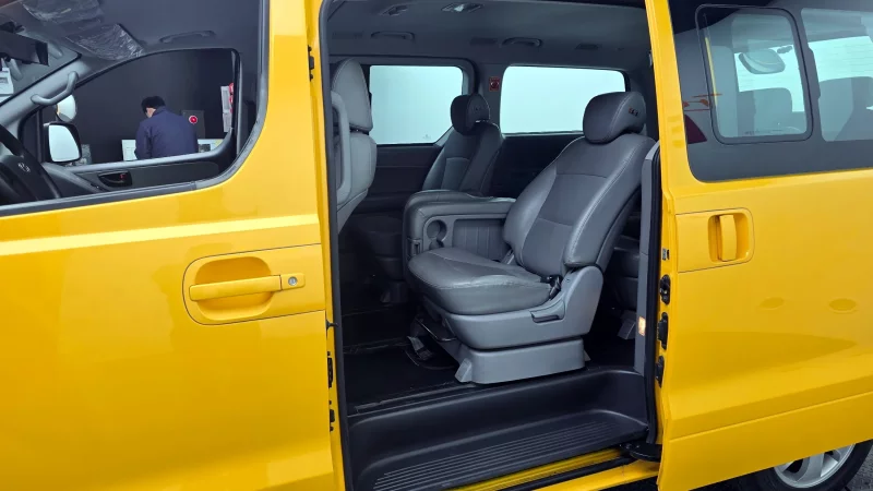 Hyundai Starex