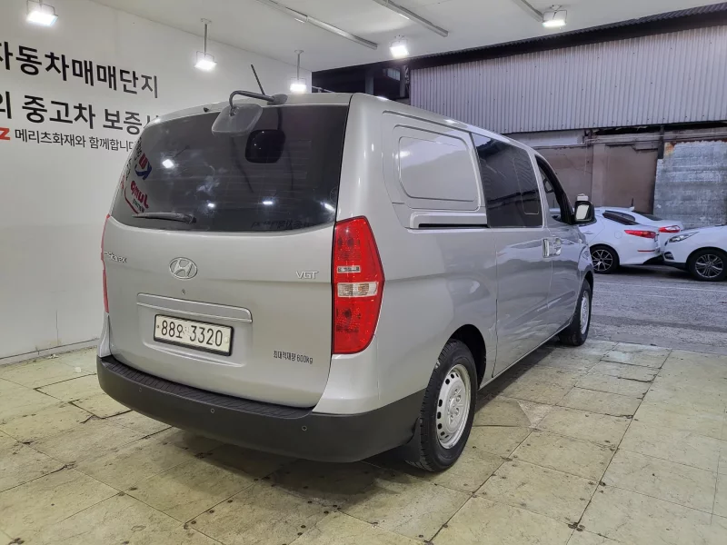 Hyundai Starex