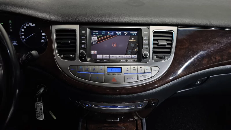 Hyundai Genesis