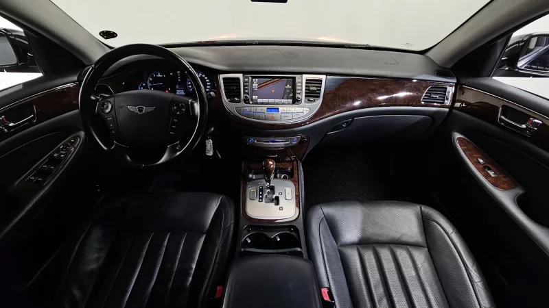 Hyundai Genesis