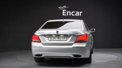 Hyundai Equus
