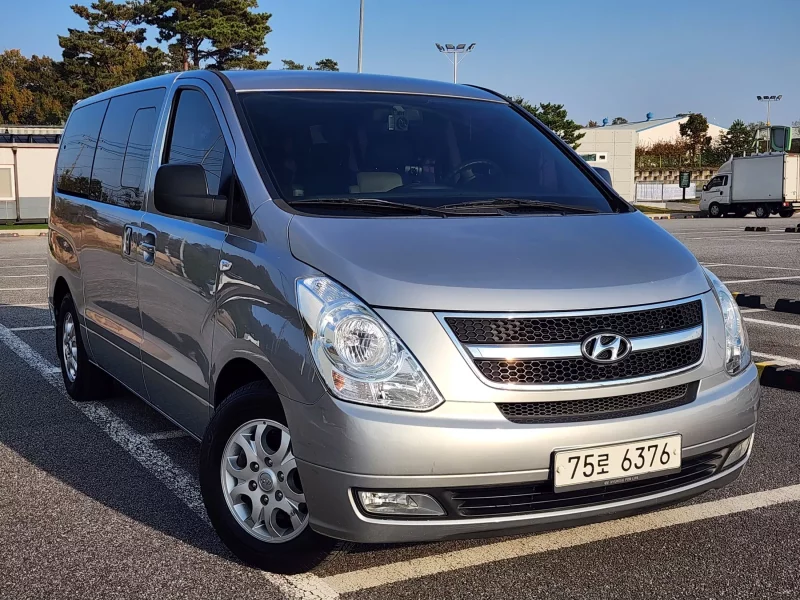 Hyundai Starex