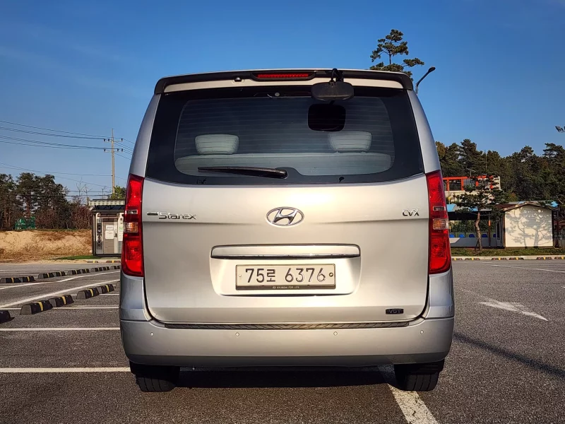 Hyundai Starex
