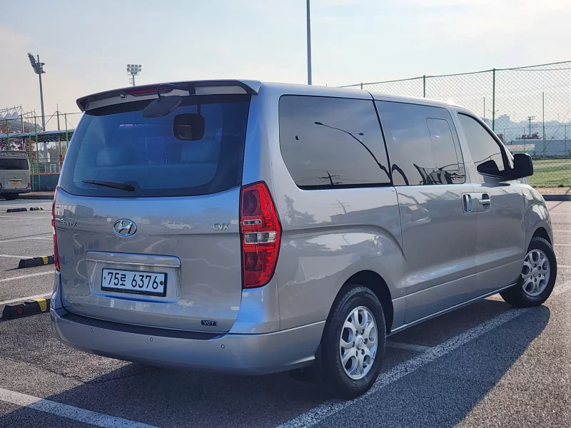 Hyundai Starex