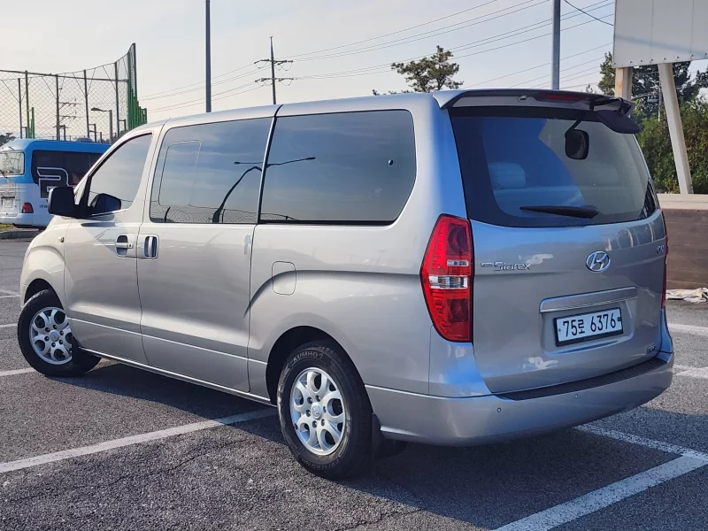 Hyundai Starex