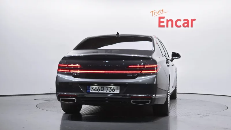 Genesis G90