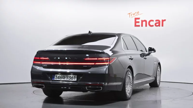 Genesis G90