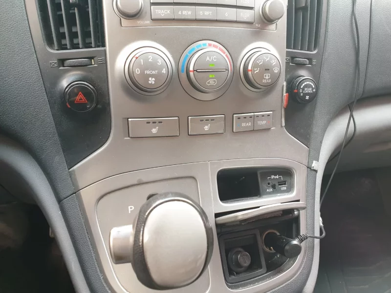 Hyundai Grand Starex