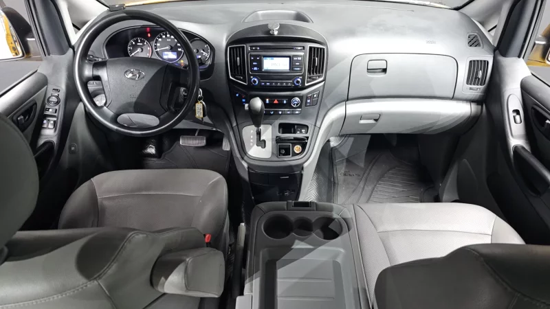 Hyundai Starex