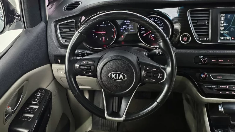 Kia Carnival