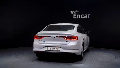 Renault SM6