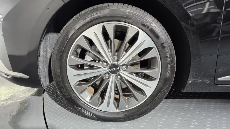 Kia K8