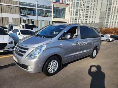 Hyundai Starex