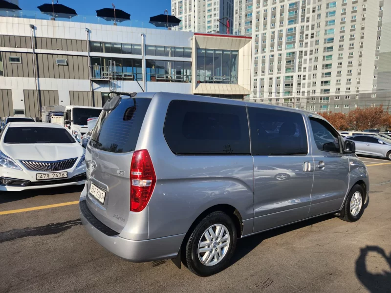 Hyundai Starex