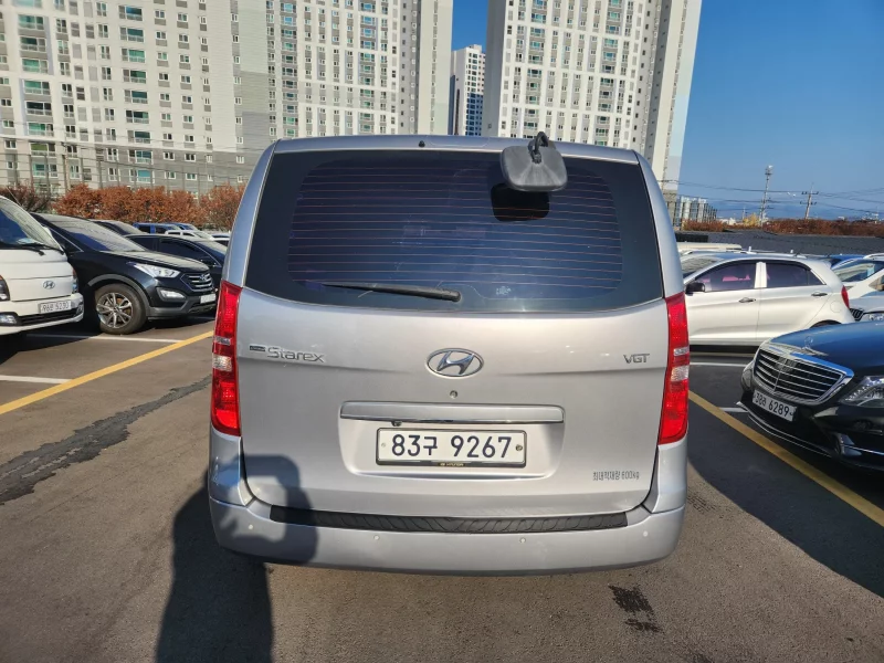 Hyundai Starex