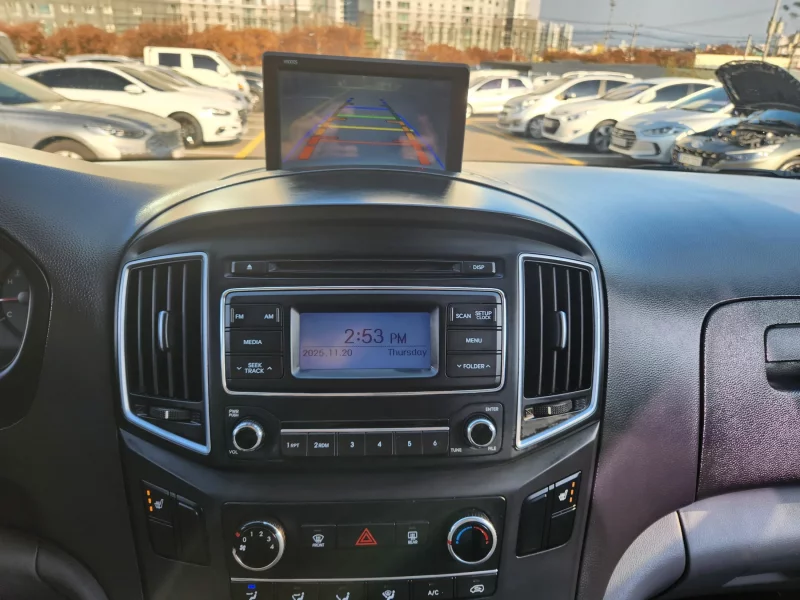 Hyundai Starex