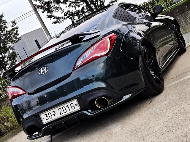 Hyundai Genesis