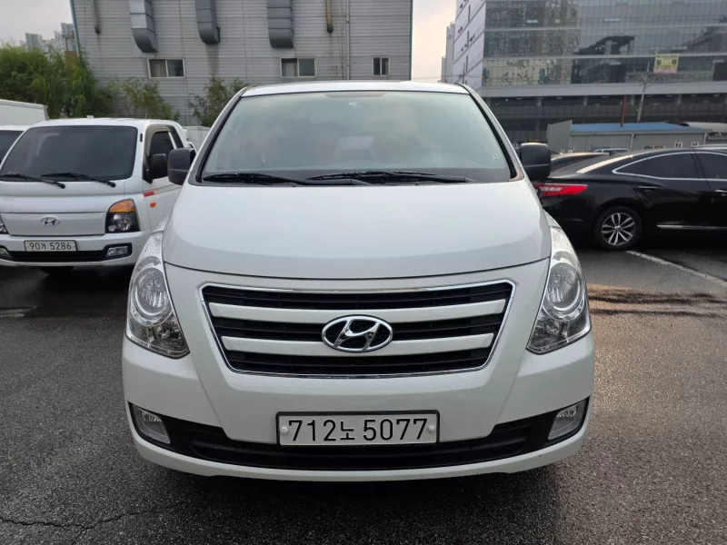 Hyundai Starex