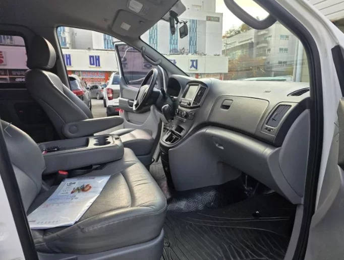 Hyundai Starex