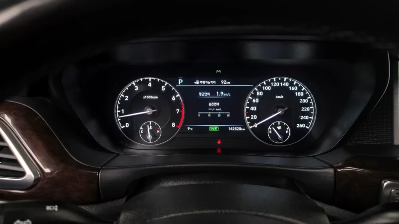 Genesis EQ900