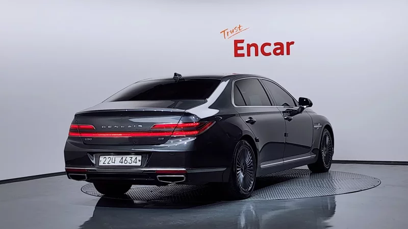 Genesis G90