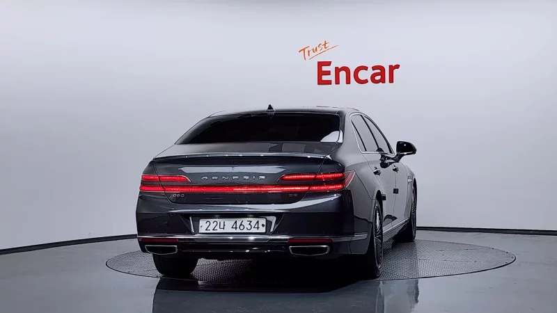 Genesis G90