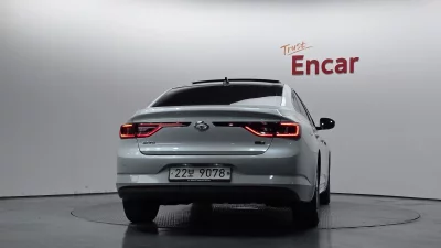Renault SM6