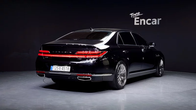 Genesis G90