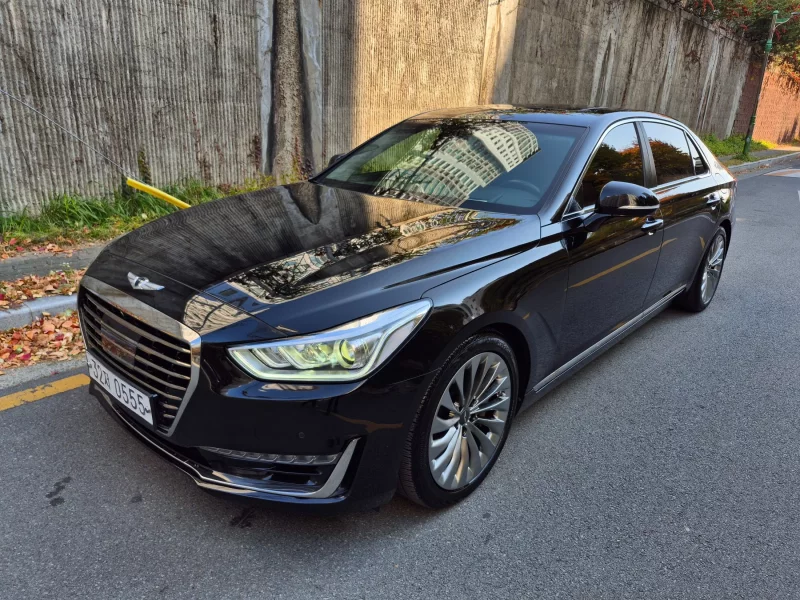 Genesis EQ900