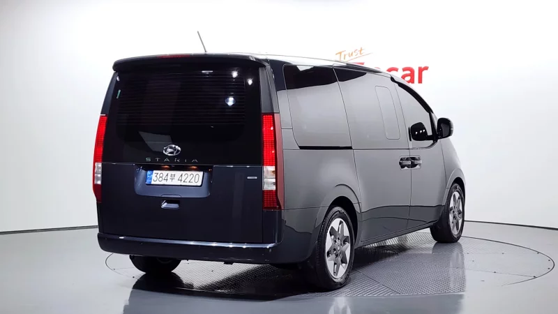 Hyundai Staria