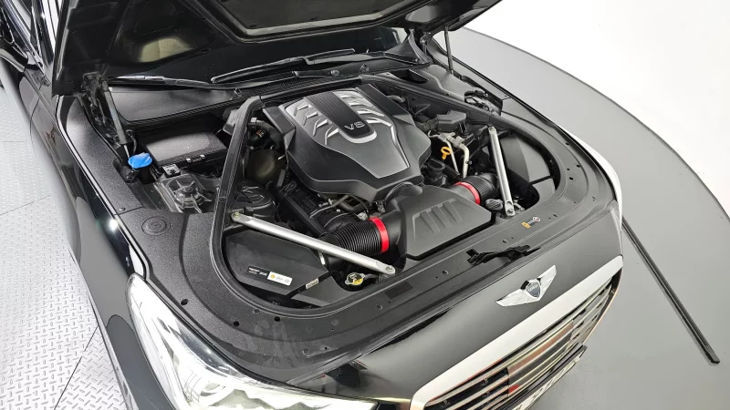 Genesis EQ900