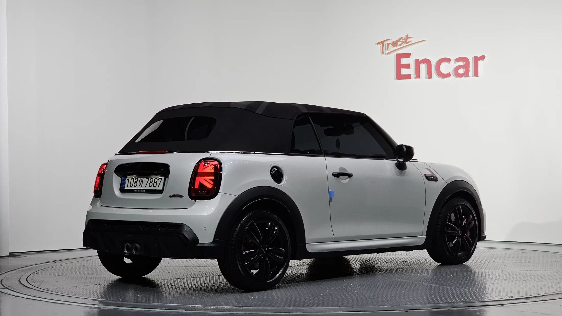 MINI CABRIO 2023г.в. силовым агрегатом объёмом 1998 см3 на 178 л.с цвет Белый - экспорт из Кореи. Фото №2