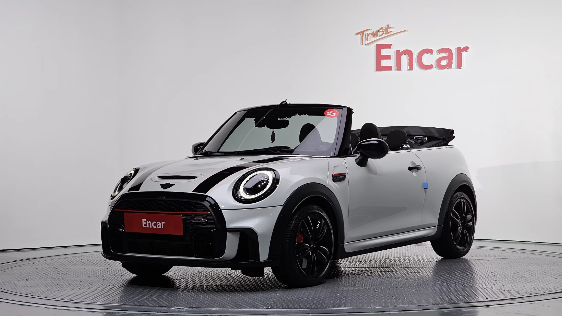 MINI CABRIO 2023г.в. силовым агрегатом объёмом 1998 см3 на 178 л.с цвет Белый - экспорт из Кореи. Фото №1