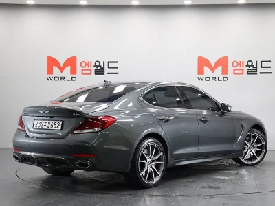 Genesis G70