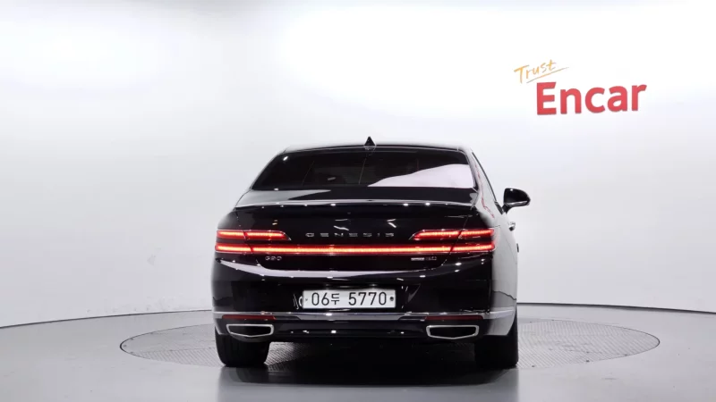Genesis G90