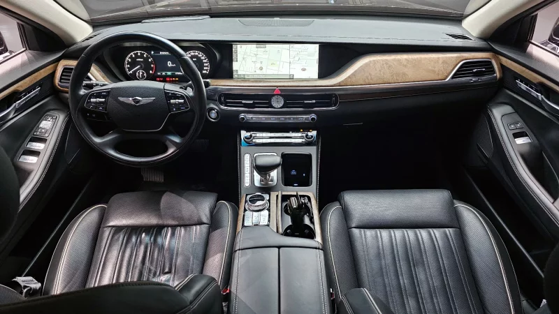 Genesis G90