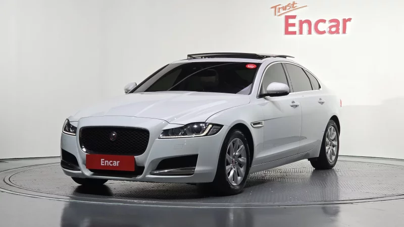 Jaguar XF