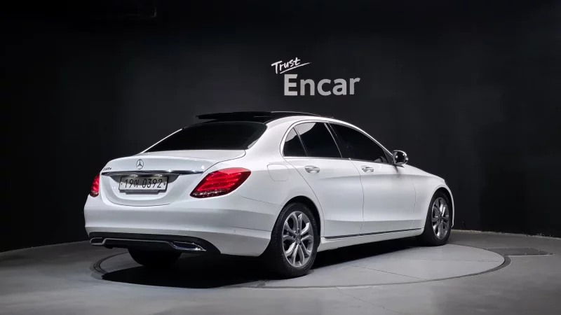 Mercedes-Benz C-Class
