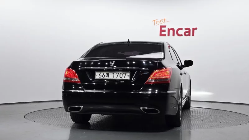 Hyundai Equus
