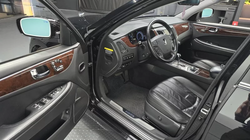 Hyundai Equus