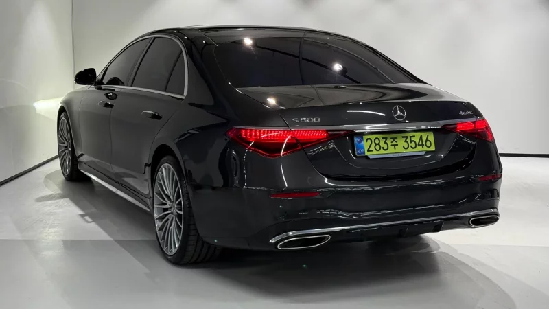 Mercedes-Benz S-Class