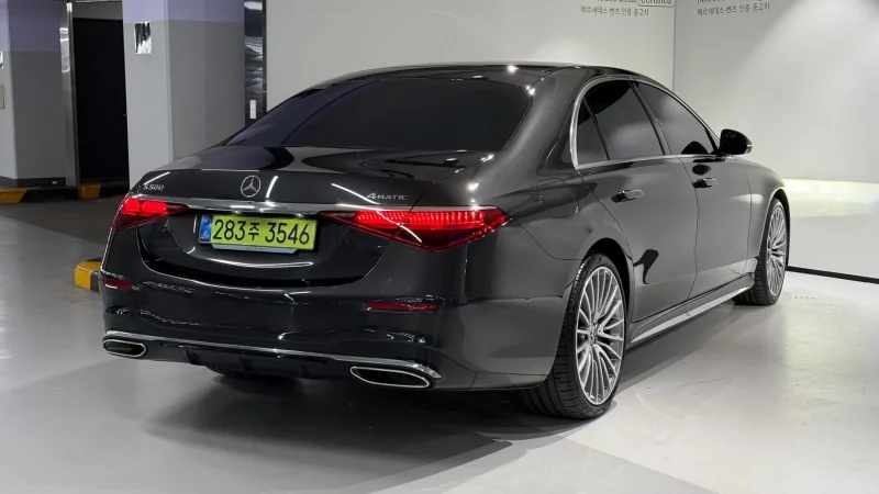 Mercedes-Benz S-Class