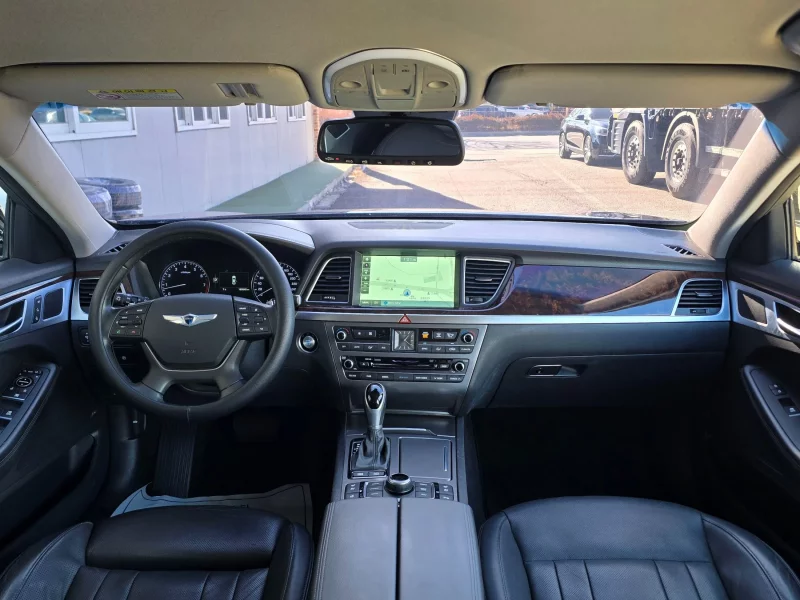 Hyundai Genesis