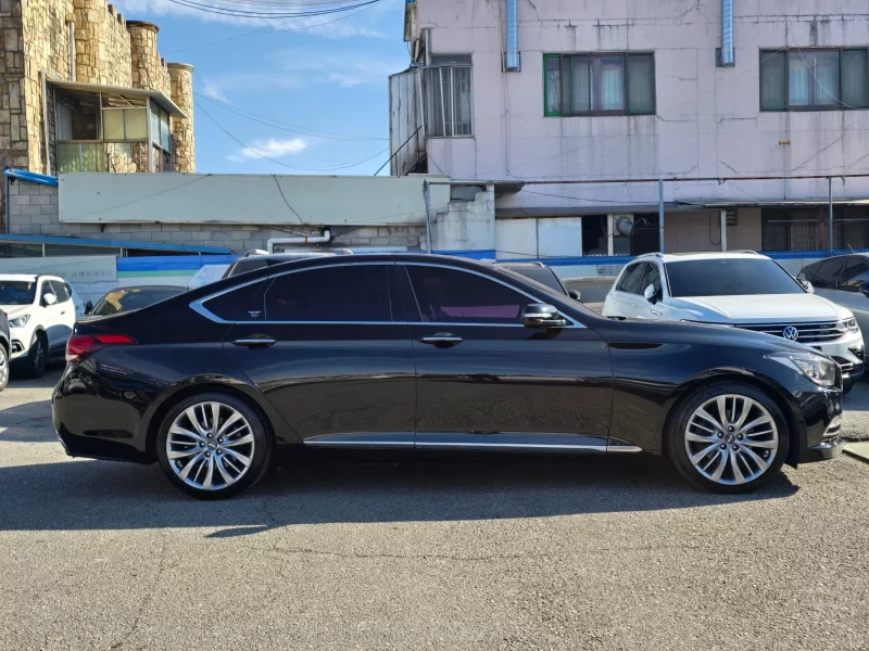 Hyundai Genesis